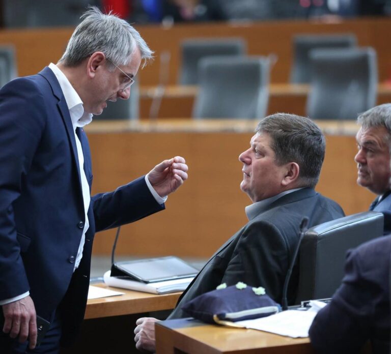 Kaj je za vikend praznoval poslanec SD, ki je v ponedeljek sporočil, da je pozitiven na koronavirus