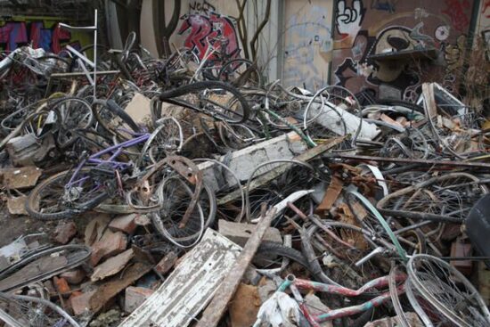 Ob pogledu na stanje na območju Roga vam bo postalo slabo! Rabljene in nove narkomanske igle, 42 ton smeti …