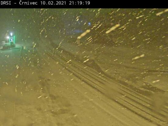 FOTO: Po Sloveniji sneži, to so posnele cestne kamere