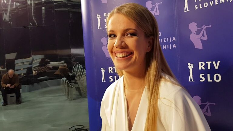 Slovenski mediji že udarili po Ani Soklič: jih je zmotila beseda Amen?