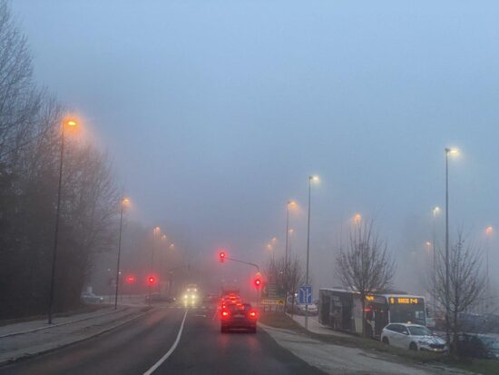 Po jutranji megli za pol države tri dni padavin