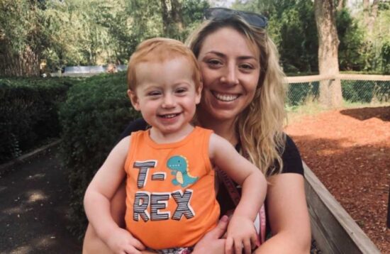 Obdukcija razkriva! Mama (25) umrla zaradi samomora sinovo smrt povzročila, ker ga je zaprla v omaro