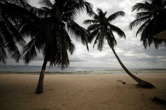 Islamski borci izvedli pokol, tujci v hotel, očividci poročajo o truplih na ulicah
