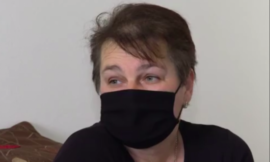 Ta ženska je v treh dneh pokopala moža, brata in taščo. Vsi so umrli od koronavirusa