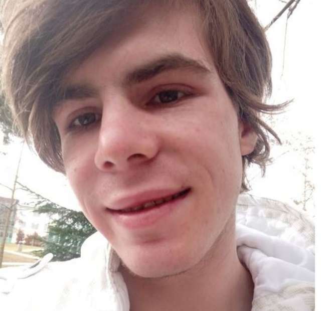 Po 16-letni Tei pogrešajo tudi Vida (20)