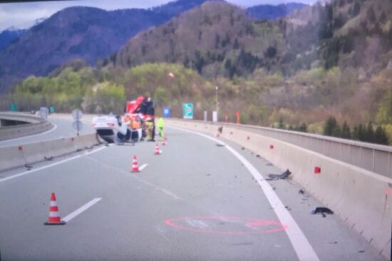 To so prizori hude nesreče, avtocesta zaprta za promet