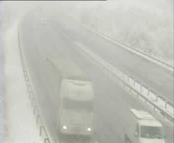 Grozljivka na cestah, ugasnilo mlajše življenje, avtocesta zaprta