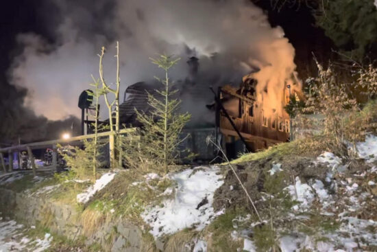 Srce parajoč zapis ekipe pogorelega Doma na Osankarici: Uničujoči požar je za vedno zaprl vrata našega prečudovitega doma