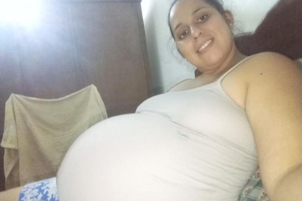 Mati umrla med dojenjem, nato se je prevrnila na dojenčka in ga zadušila