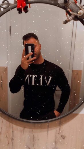 Influencer ob bolezni matere: “… bojujejo se, da vsaj malo hrane obdržijo v sebi …”