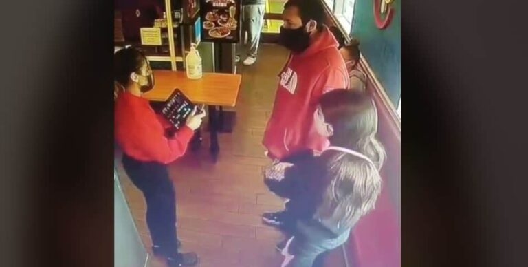 Posnetek zaposlene v restavraciji postal hit! Ni vedela, kateremu zvezdniku je rekla, da je na mizo potrebno čakati pol ure
