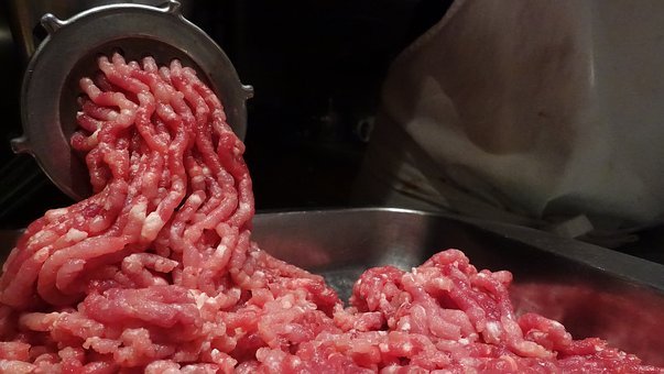 V stroju za mletje mesa, najdenem v Ritopeku, našli več različnih človeških DNK