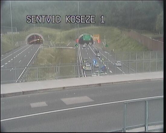 FOTO: Nesreča pred predorom