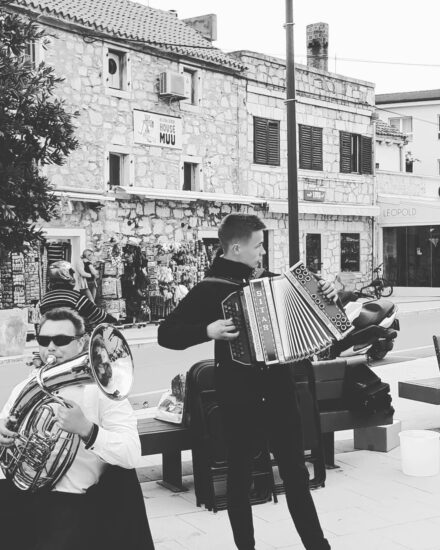 Godbeniki pretreseni ob izgubi harmonikaša: “Nikoli te ne bomo pozabili.🕊💔”