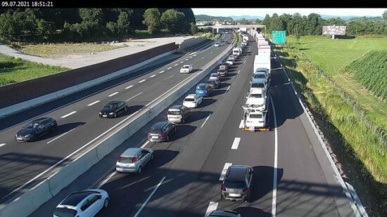 FOTO: Nesreča, primorka blokirana