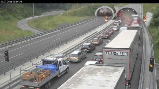 FOTO: Proti morju se čaka tudi več kot dve uri