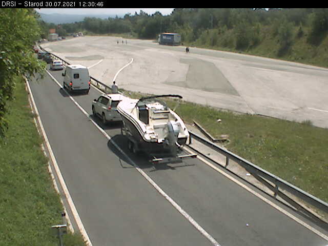 FOTO: Glavna cesta blokirana, nesreča ob 11.23