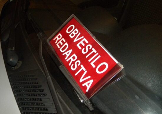 Incident v Mariboru! Med pisanjem kazni surovo napadli redarja