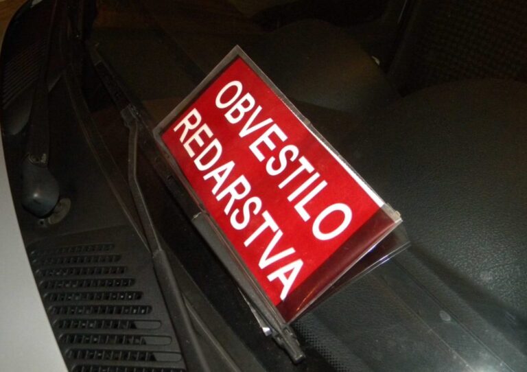 Incident v Mariboru! Med pisanjem kazni surovo napadli redarja