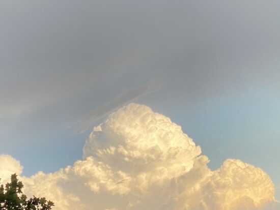 Vremenu danes kaže veliko bolj od obetov, dežne kaplje le v nekaj koncih države