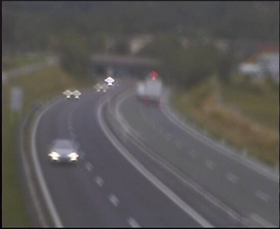 Prometna nesreča na avtocesti: Štirje hudo poškodovani, en lažje