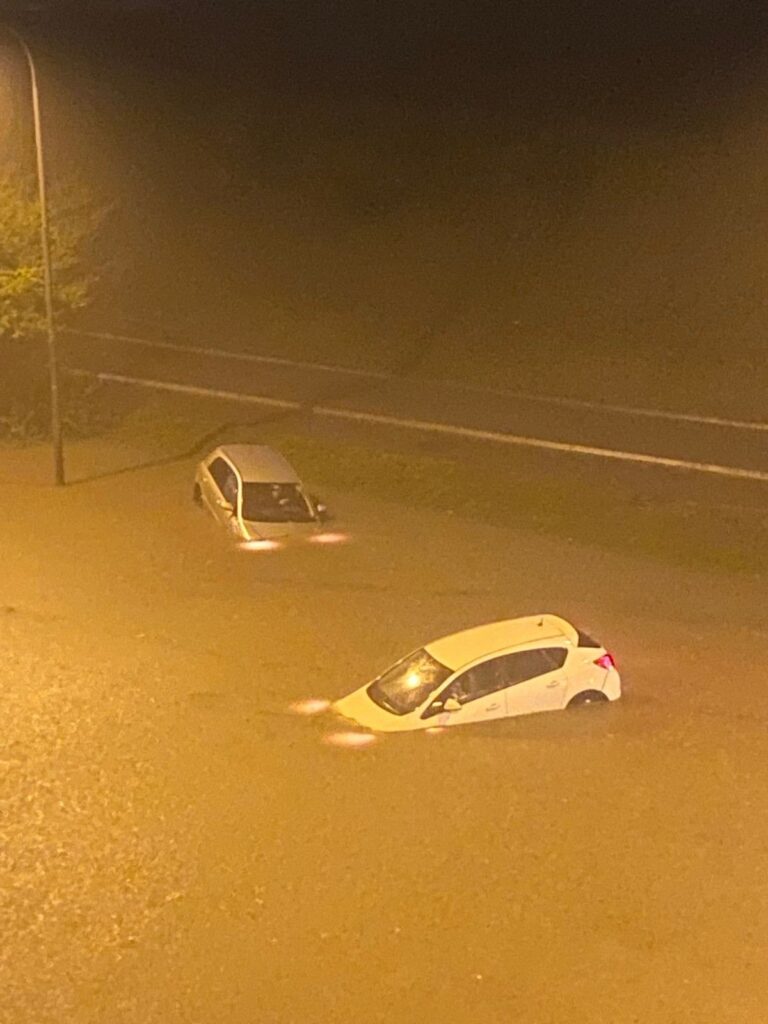 FOTO: Apokaliptični prizori iz Ljubljane, neurje potopilo dele mesta, prizadeti na več kot 280 lokacijah
