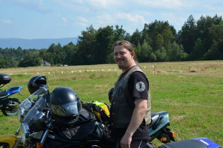 Motoristi v žalosti, umrl je Tomaž! »Škoda, da bodo tudi tvoji otroci zrastli brez očeta«