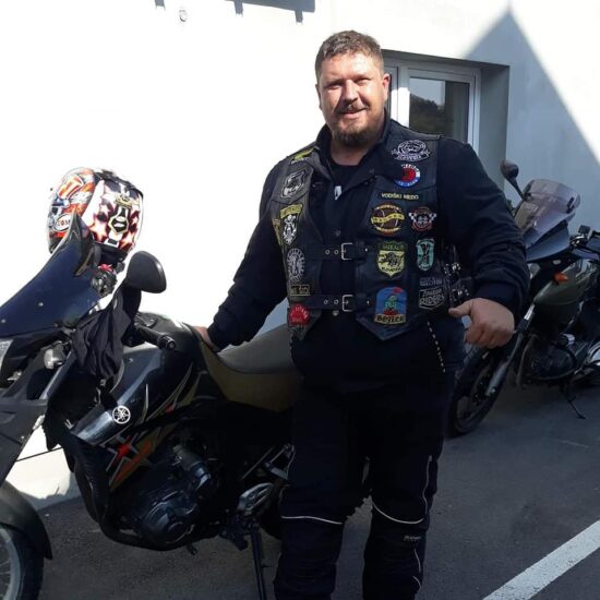 Motoristi organizirajo skupno slovo od priljubljenega Vikinga Medota, ki je umrl na jadranski magistrali