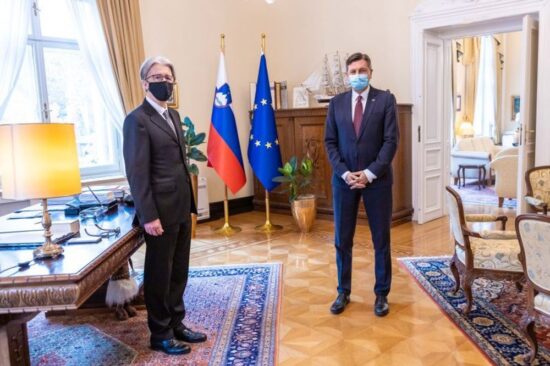 Pahorjeva aferica z razbijačem Stevanovićem: razkrivamo, koga ščiti osramočeni predsednik republike