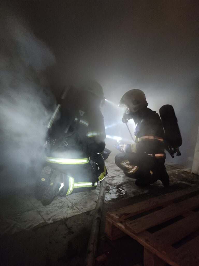 Hiša ob 21.55 pogorela do tal