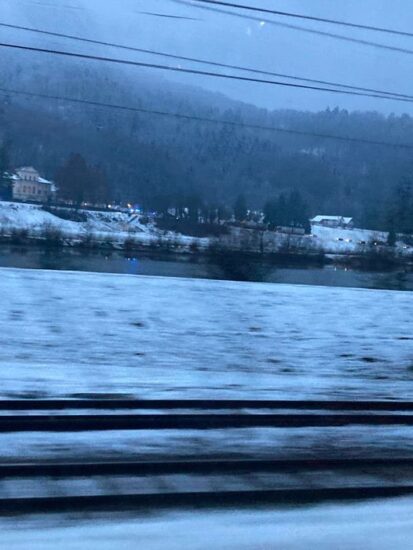 FOTO: Nesreča pri odcepu blokirala cesto