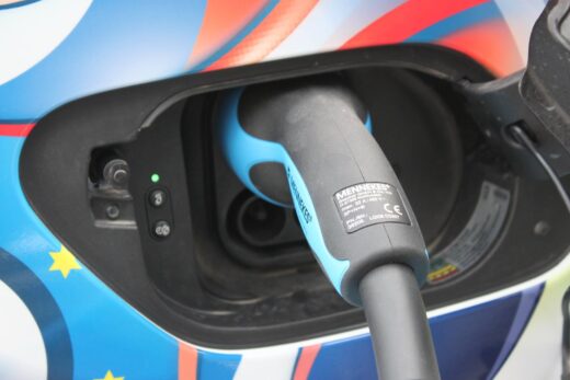 Ostali brez možnosti polnjenja električnega vozila