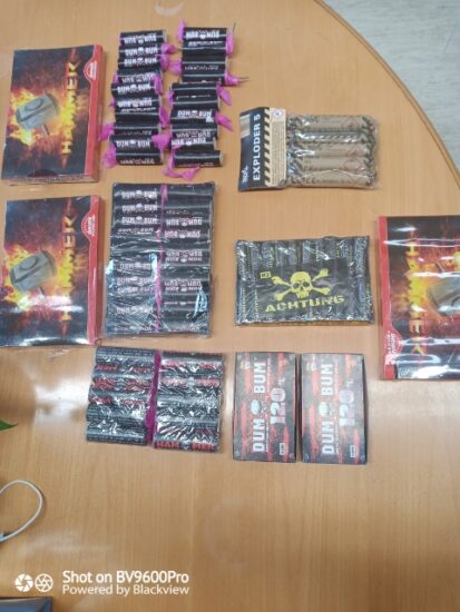 FOTO: Ojoj, tole so policisti zasegli srednješolcu