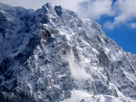 Groza, na pobočju gore našla moško truplo