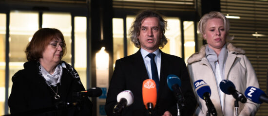 Opozorilo Fajonovi, Bratuškovi, Mesecu in Šarcu o Golobu: O njegovih bosanskih poslih