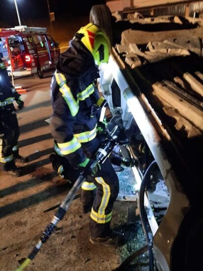 Po polnoči, ob 1.43, v nesrečo, eno osebo odpeljali