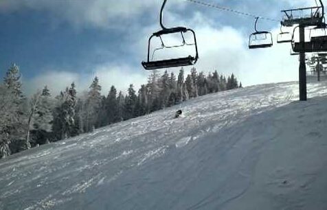 Na Kopah se je v nedeljo pretrgala jeklenica na vlečnici! S smučarjem je hudo