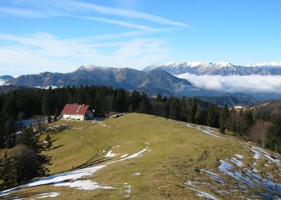 Zgodaj zjutraj umrl na območju Blegoša