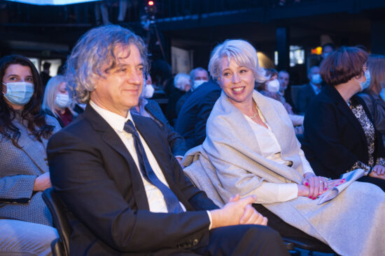 Je Gibanje Svoboda retorična farsa? Razkrivamo, kaj je Robert Golob sodno že pred desetimi leti prepovedal svoji soprogi