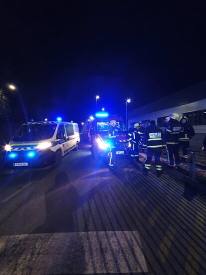 Zagorelo gospodarsko poslopje, evakuirali so ljudi