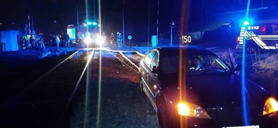 FOTO: Pijan obstal na železniških tirih