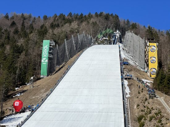 Spet posredovanje policije v Planici, izgubila se je deklica