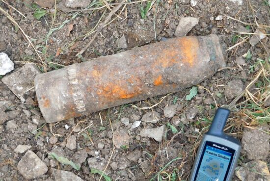 To so našli v Zgornjih Bitnjah, policija opozarja na nevarnost: Takoj pokličite 112 oz. 113