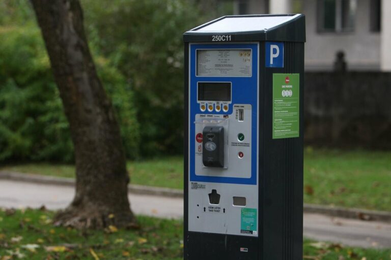 Odnesel tisočaka, škode pa za 25 tisočakov