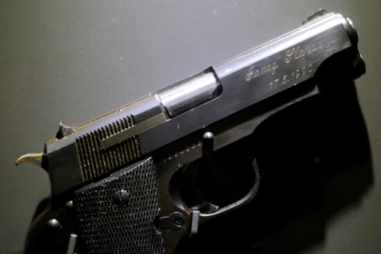 Policija razkriva, kaj se je zgodilo, pištolo v OŠ prinesel 14-letnik