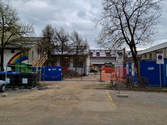 Policija razkriva, kaj se je dogajalo na OŠ Miška Kranjca! Pet otrok poškodovanih, dva na urgenci