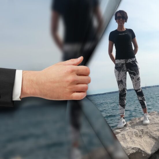 Policija zaradi umora novinarja Tihca zasliševala pozno v noč: V kuhinji v predel prsnega koša zabodla moža