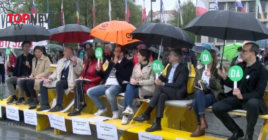 Agitacija na državne stroške: Kako je Šarčeva stranka zlorabila iz proračuna financirano društvo