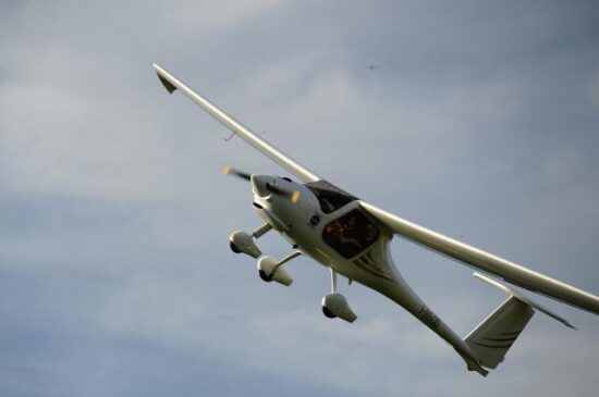 Drama zaradi ultralahkega letala na letališču na območju Kamnika