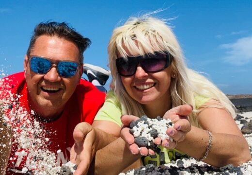 Andrej in Petra umrla po nesreči s skuterjem! Detektivski par za seboj pustil dva otroka